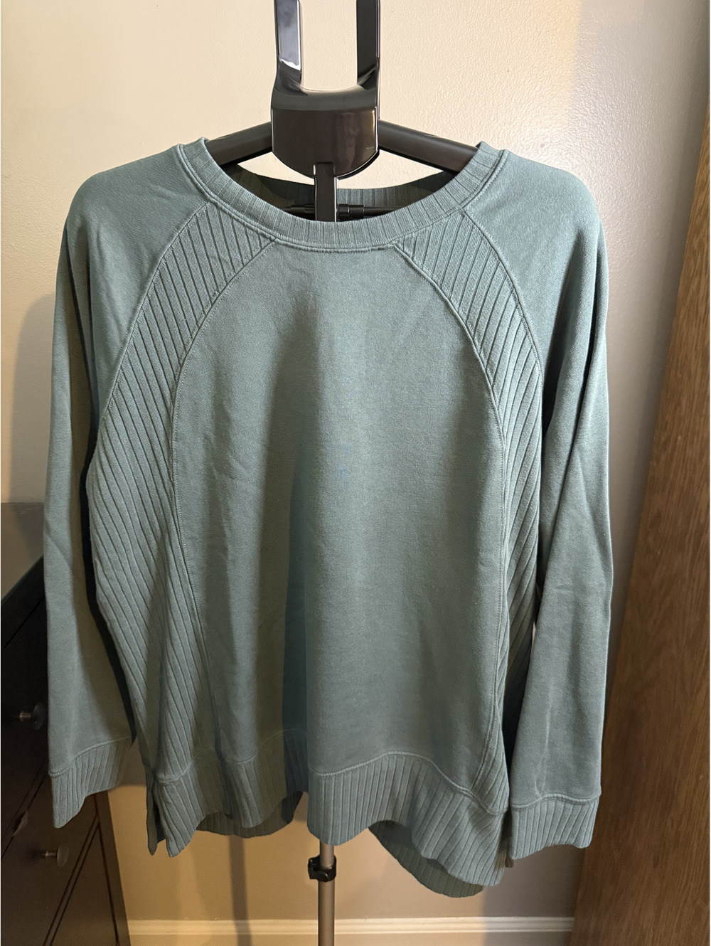 Maurices Women’s Large Sage Green Ribbed Detail Pullover Sweatshirt